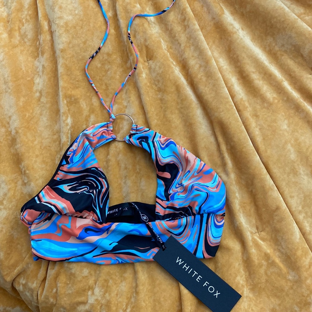 White fox boutique tempt me crop top